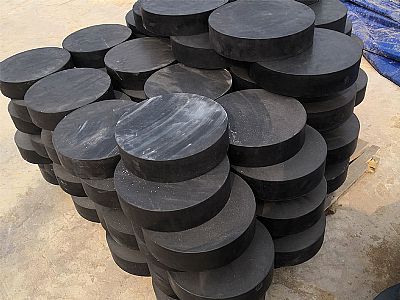 自贡板式橡胶支座由若干层橡胶片与薄钢板经加压硫化